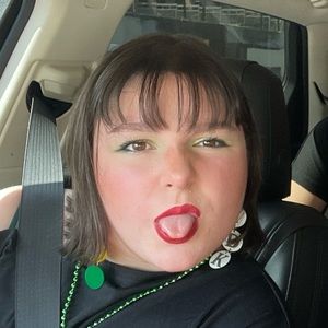 Meet your Posher, Ella